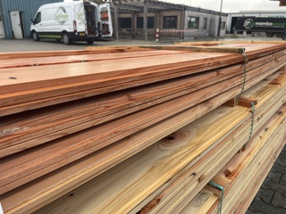 Ca. 44x Douglas Zweeds Rabat, 9x182mm, lengte 300cm